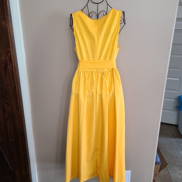 🌺2 for 50$🌺 Yellow belted dress - Picture 2 of 2